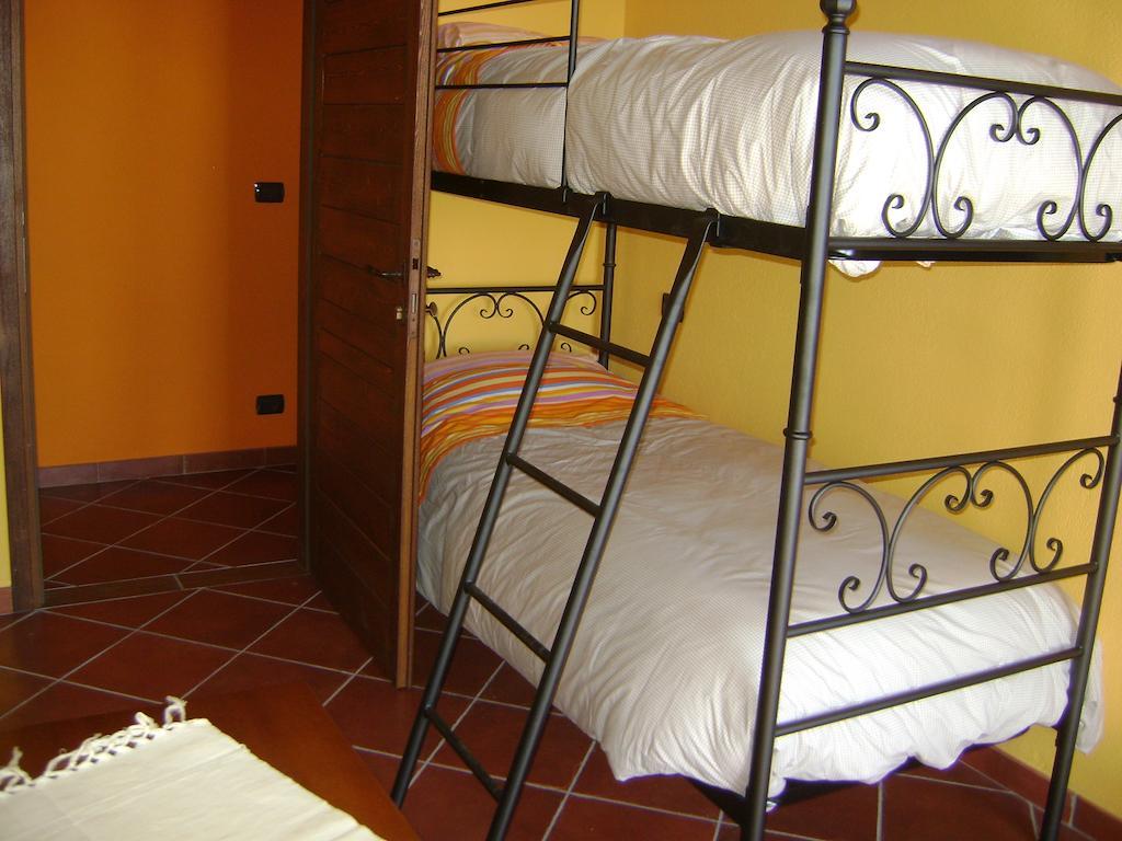 Agriturismo A Nostro Mizoun Ostana Quarto foto
